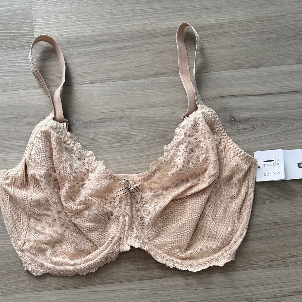 Chantelle Delicate Lace Bra in Nude